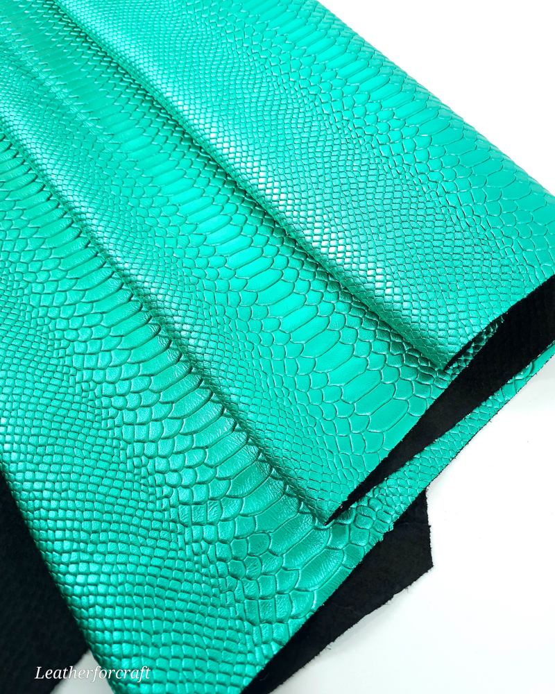 Green 7608 Metallic Anaconda Embossed Amazing Relief Snake 0Z 1988 Leather